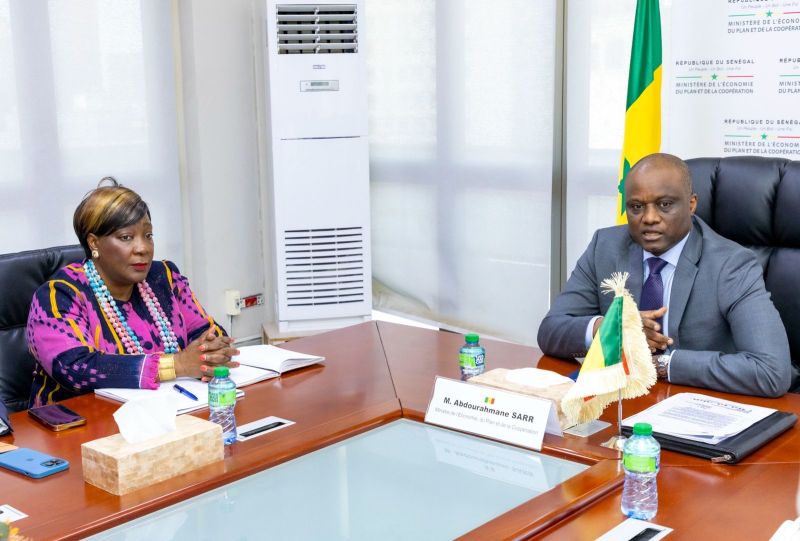 mr le ministre Abdourahmane Sarr et la coordonnatrice Aminata Maiga
