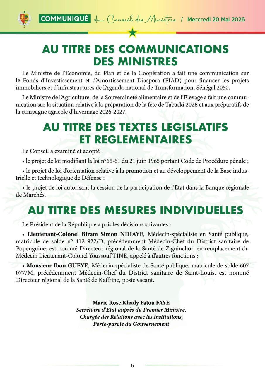 AU TITRE DES COMMUNICATIONS DES MINISTRES